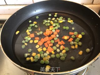 咖喱蘑菇鸡丁炒饭的做法步骤：10