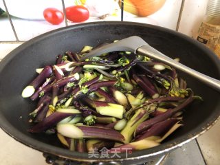 XO酱炒紫菜苔的做法步骤：4