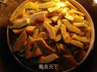 南瓜芝麻球的做法步骤：2