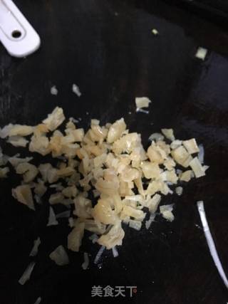 李子柒式简单生活——芋头煮自家萝卜苗的做法步骤：4