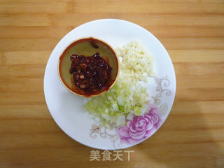 香辣手撕杏鲍菇的做法步骤：2