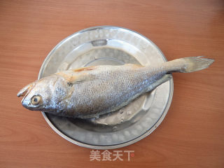 红烧黄花鱼的做法步骤：1