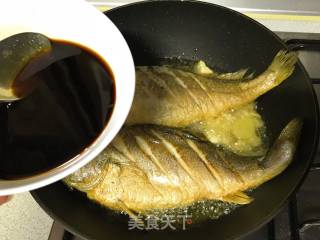 红烧黄花鱼的做法步骤：11