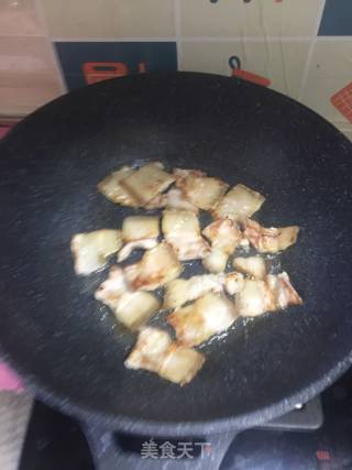 辣白菜炒杏鲍菇的做法步骤：3