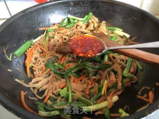 青蒜炒牛百叶的做法步骤：13