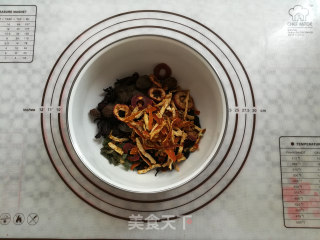 糖桂花酸梅汤的做法步骤：2