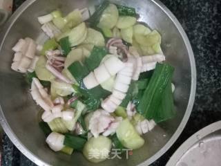 黄瓜炒鱿鱼的做法步骤：8