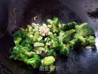 素炒西蓝花的做法步骤：5