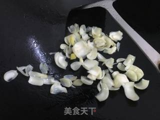 墨鱼胶炒百合的做法步骤：8