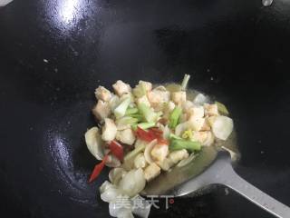 墨鱼胶炒百合的做法步骤：12