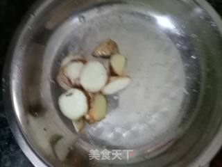 沙姜焖鸡的做法步骤：2