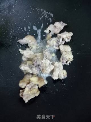 沙姜焖鸡的做法步骤：3