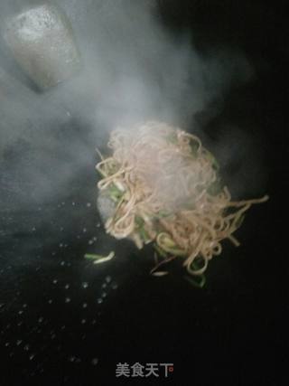 炒鱼粉丝的做法步骤：7