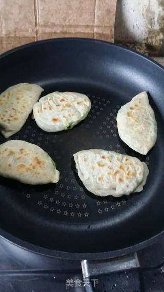 韭菜盒子的做法步骤：11