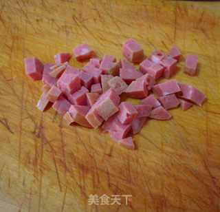 甜豆火腿炒饭的做法步骤：2