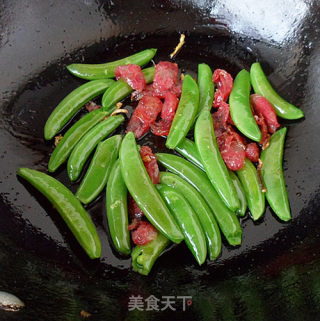 腊肠炒甜豆的做法步骤：5