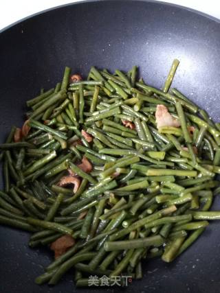 小炒冻豇豆的做法步骤：3