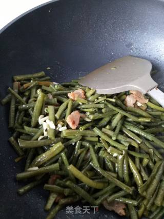 小炒冻豇豆的做法步骤：4