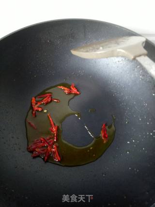 素炒玉米面条的做法步骤：3