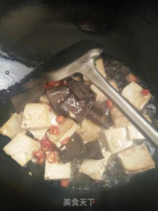 豆腐烧鸡血的做法步骤：3