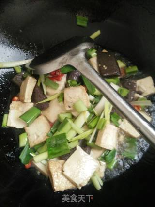 豆腐烧鸡血的做法步骤：4