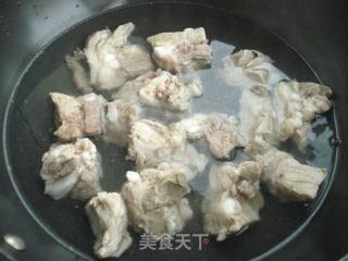菠萝咕咾排骨的做法步骤：1
