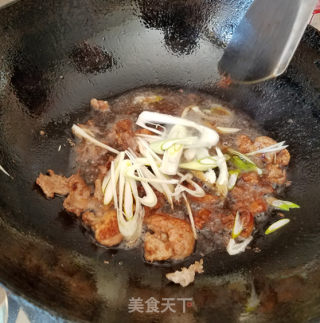 小炒蟹味菇的做法步骤：4