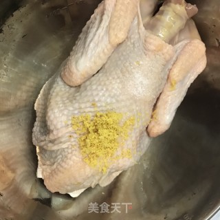 砂锅盐焗鸡的做法步骤：3