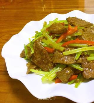 芹菜炒猪肝的做法步骤：15