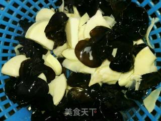 冬笋虾仁锅巴的做法步骤：5
