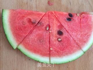 西瓜摆盘的做法步骤：3