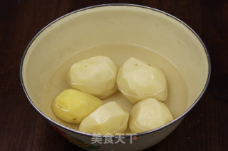 儿时的情感菜——荠菜炖土豆的做法步骤：2