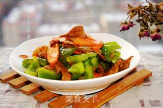 元蘑炒青椒的做法步骤：7