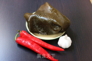 新春开胃菜，凉拌海带丝的做法步骤：1