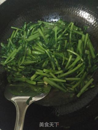酱油炒茼蒿的做法步骤：4
