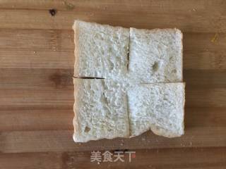 吐司花朵披萨的做法步骤：1