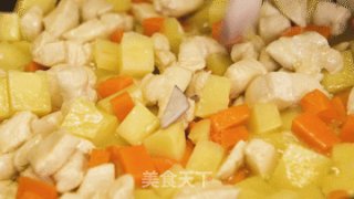四人厨丨咖喱鸡的做法步骤：4