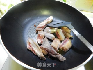 青萝卜烧羊排的做法步骤：4