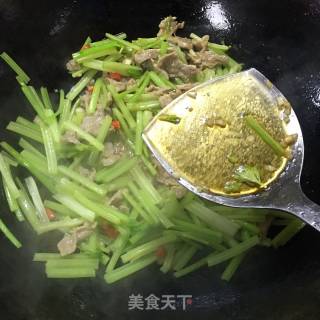 芹菜肉丝的做法步骤：8