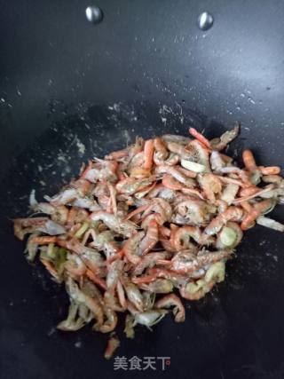 小炒河虾的做法步骤：3