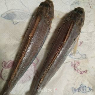 家常炖海鱼的做法步骤：1