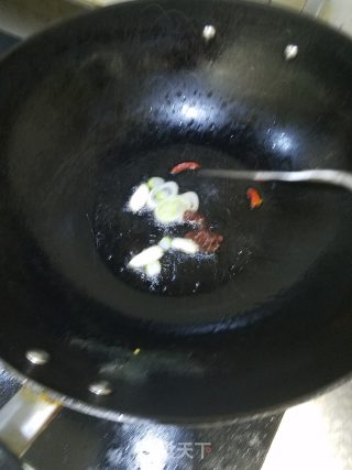 豌豆炒牛肉粒的做法步骤：4
