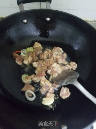 豌豆炒牛肉粒的做法步骤：5