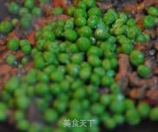 豌豆炒牛肉粒的做法步骤：6