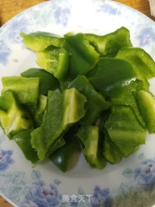 青椒肉片的做法步骤：2