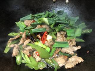 青椒小炒肉的做法步骤：8