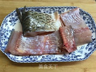 蒜香鱼块的做法步骤：1