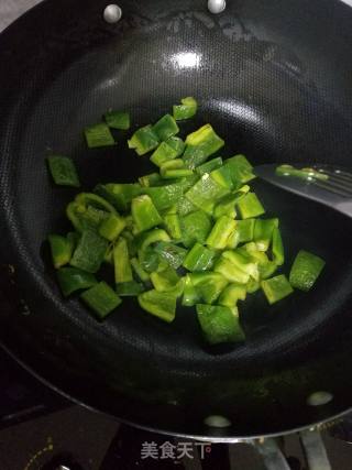 鸭蛋炒青椒的做法步骤：5