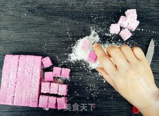 粉红火龙果牛奶小方的做法步骤：1