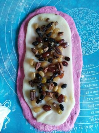 粉色少女心 免揉麻薯欧包的做法步骤：3